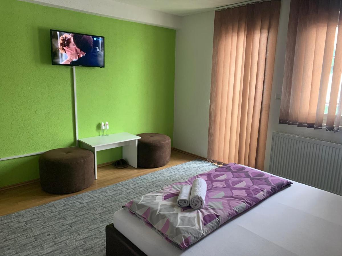 Restoran&Motel And Apartmants Lovacka Prica Tesanj Eksteriør billede