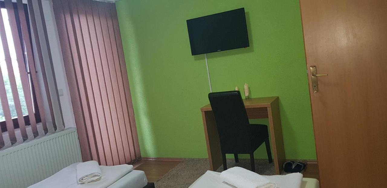 Restoran&Motel And Apartmants Lovacka Prica Tesanj Eksteriør billede