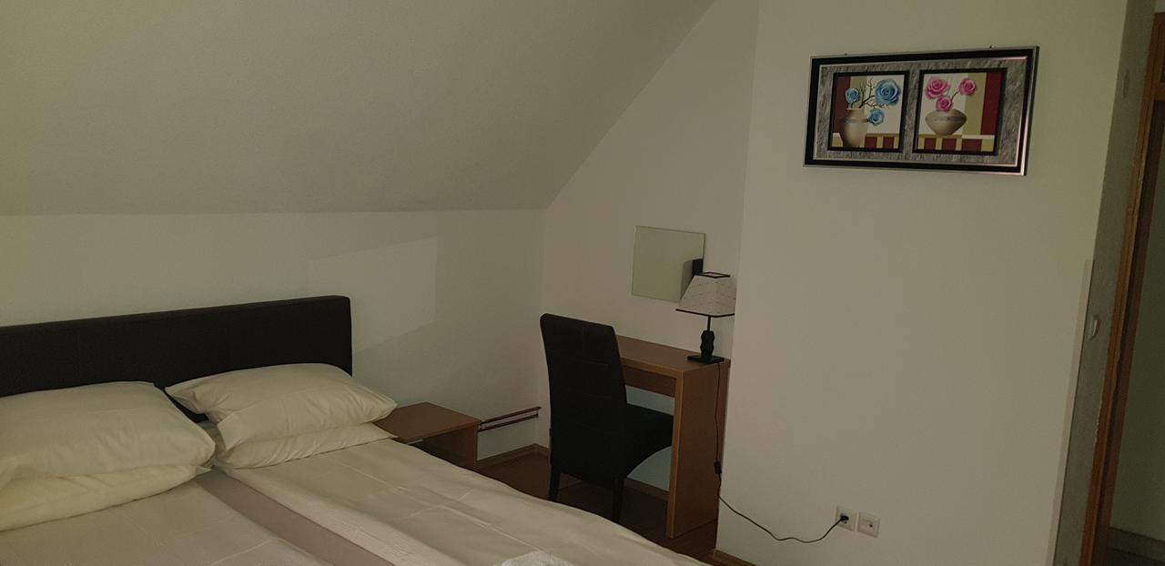 Restoran&Motel And Apartmants Lovacka Prica Tesanj Eksteriør billede