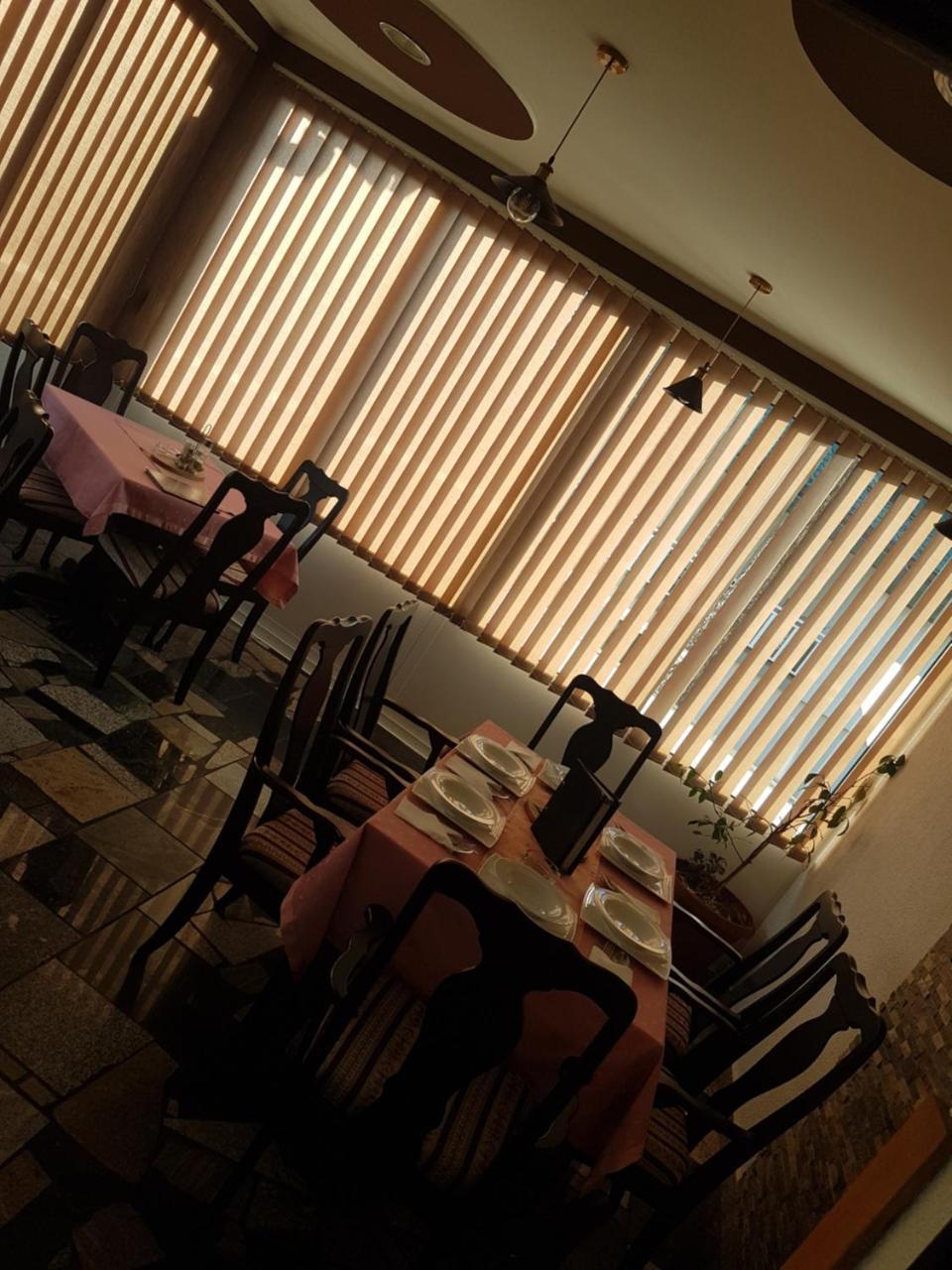 Restoran&Motel And Apartmants Lovacka Prica Tesanj Eksteriør billede