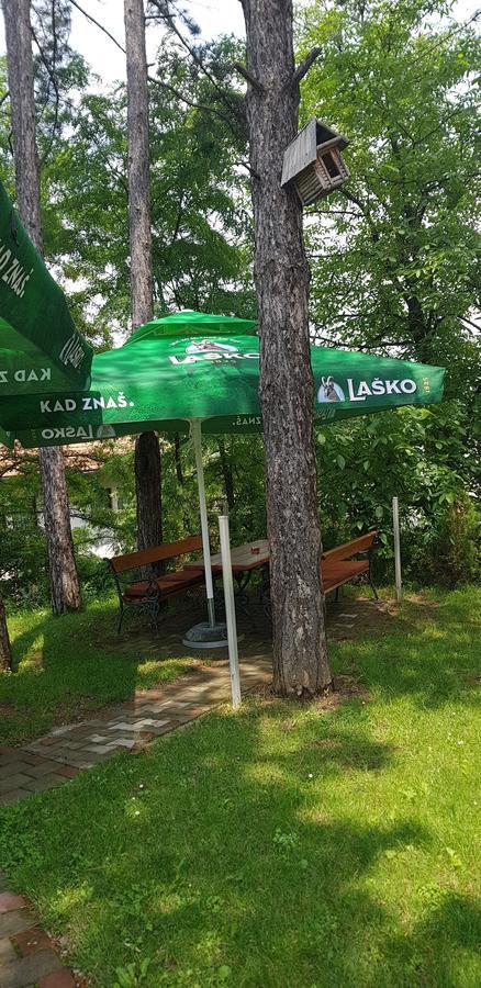 Restoran&Motel And Apartmants Lovacka Prica Tesanj Eksteriør billede
