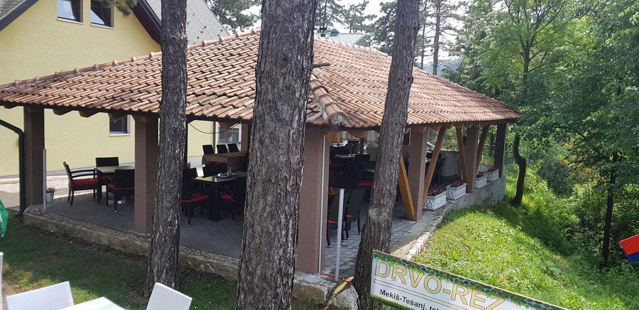Restoran&Motel And Apartmants Lovacka Prica Tesanj Eksteriør billede